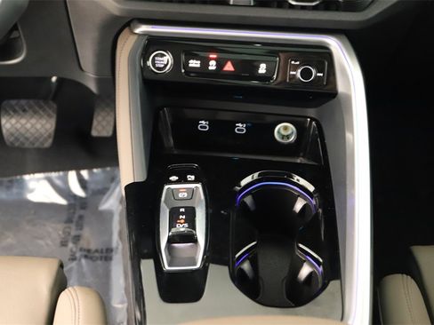 Certified 2025 Audi Q5 Prestige image 21