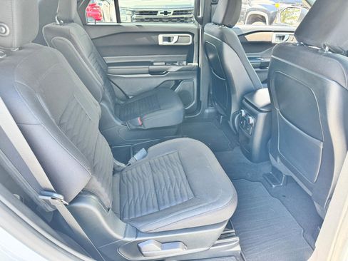 Used 2020 Ford Explorer XLT AWD/4WD image 24