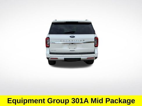Used 2024 Ford Expedition Limited AWD/4WD image 3