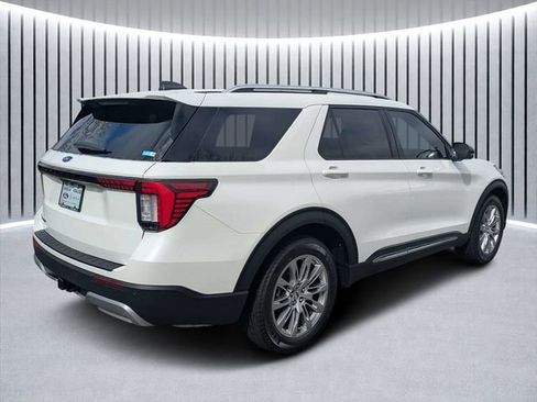 New 2026 Ford Explorer Platinum RWD image 3