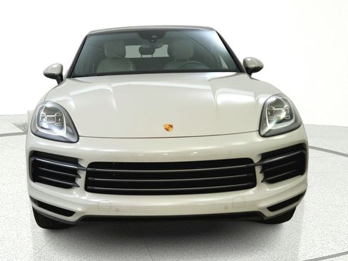 Used 2023 Porsche Cayenne Platinum Edition AWD/4WD image 2