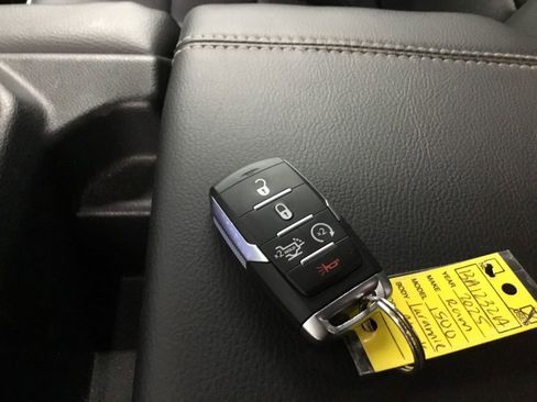 Used 2025 RAM 1500 Laramie image 11