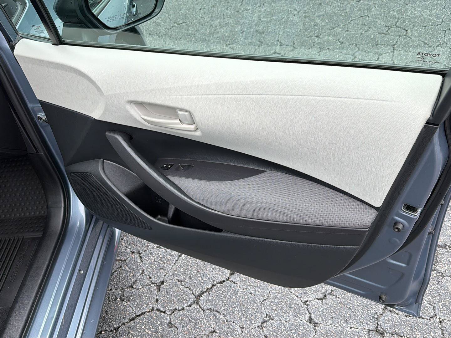Used 2024 Toyota Corolla LE FWD image 14