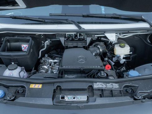 Used 2025 Mercedes-Benz Sprinter 2500 image 22