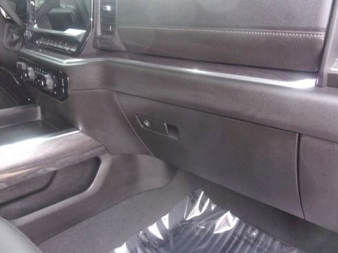 Used 2025 Chevrolet Silverado 2500 LTZ w/ Z71 Chrome Sport Edition AWD/4WD image 35