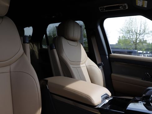 New 2026 Land Rover Range Rover Sport SE AWD/4WD image 14
