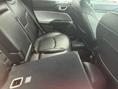 Used 2023 Jeep Compass Latitude AWD/4WD image 23