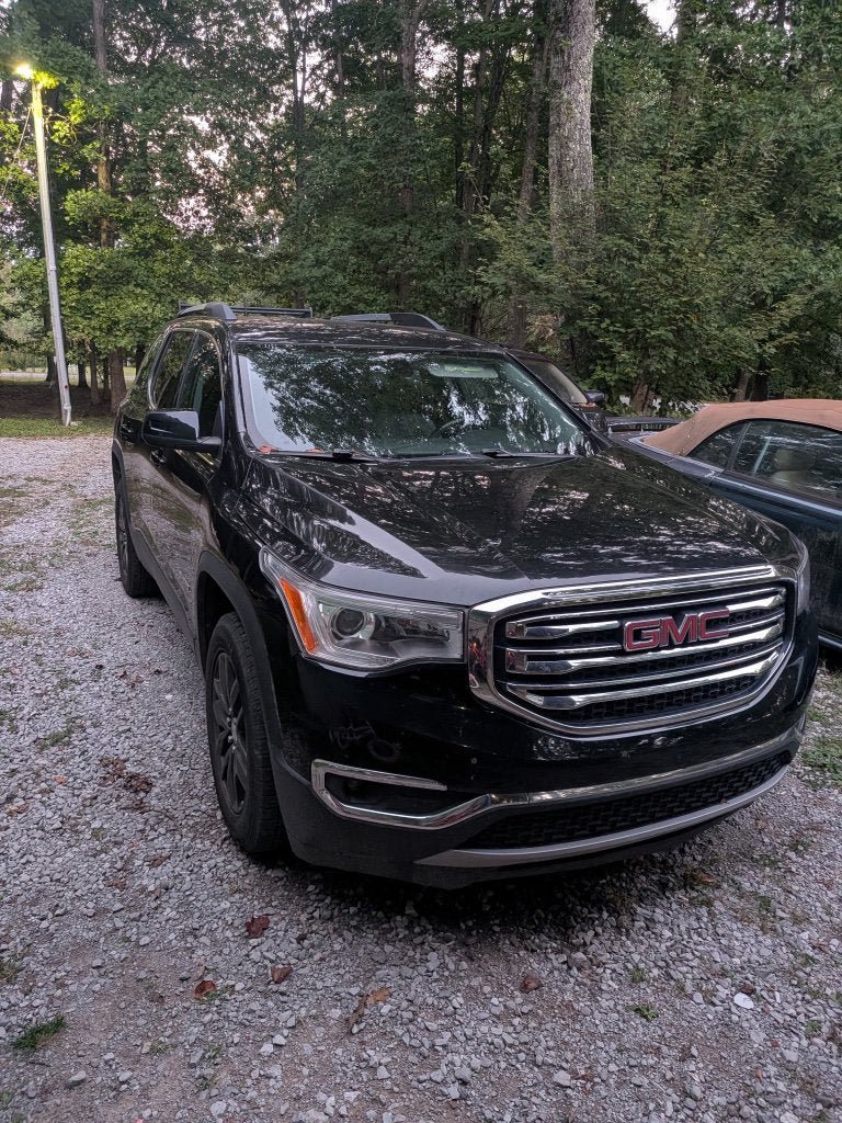 Used 2017 GMC Acadia SLT FWD image 1