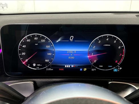 Used 2025 Mercedes-Benz GLB 250 4MATIC image 25