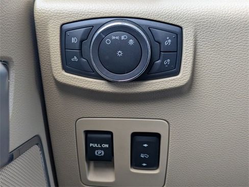 Used 2018 Ford F150 Lariat image 31