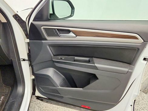 Used 2021 Volkswagen Atlas SE w/ Panoramic Sunroof Package AWD/4WD image 27