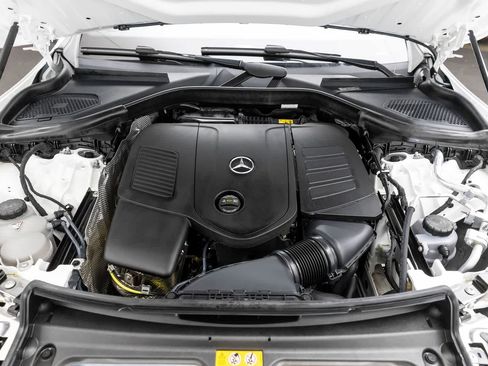 Used 2026 Mercedes-Benz GLC 300 4MATIC image 9