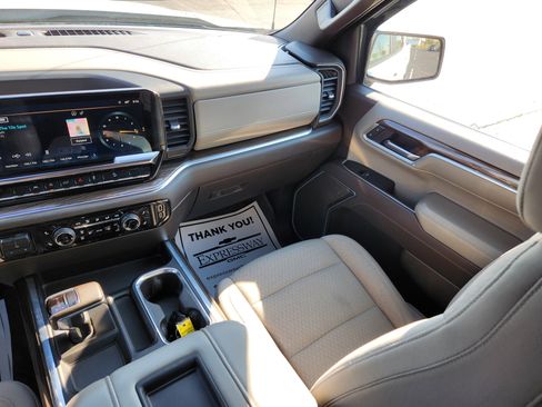 Used 2022 Chevrolet Silverado 1500 RST image 17