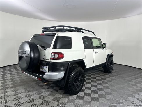 Used 2014 Toyota FJ Cruiser Base w/ Upgrade Package image 8