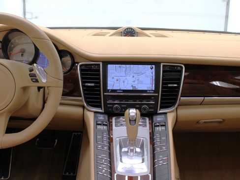 Used 2014 Porsche Panamera S image 56