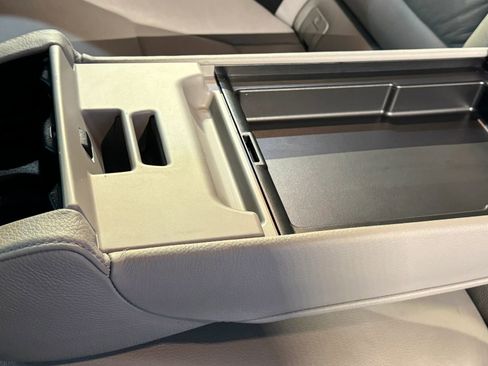 Used 2006 BMW 530xi Wagon image 29