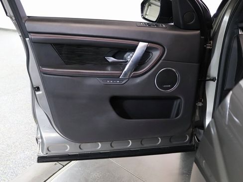 Used 2020 Land Rover Discovery Sport SE R-Dynamic image 11