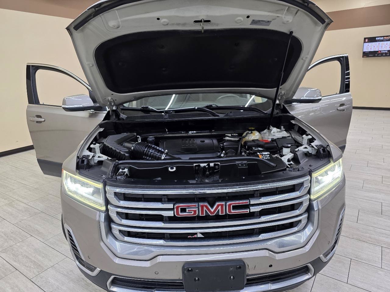 Used 2022 GMC Acadia SLE FWD image 42