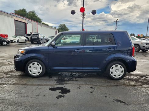 Used 2014 Scion xB FWD image 6