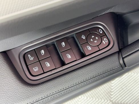 Used 2026 Porsche Cayenne E-Hybrid image 13