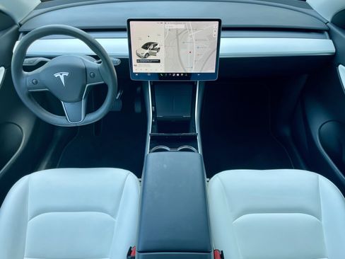 Used 2020 Tesla Model Y Long Range AWD/4WD image 18
