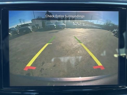 Used 2022 Chrysler Pacifica Touring-L image 34