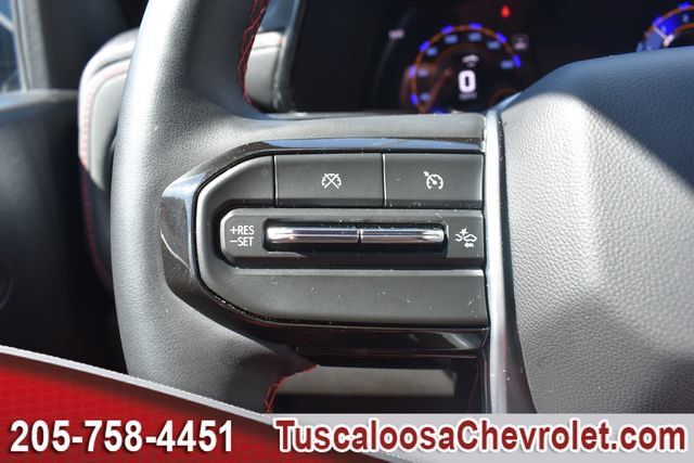 Used 2025 Chevrolet Colorado Z71 w/ Technology Package AWD/4WD image 30