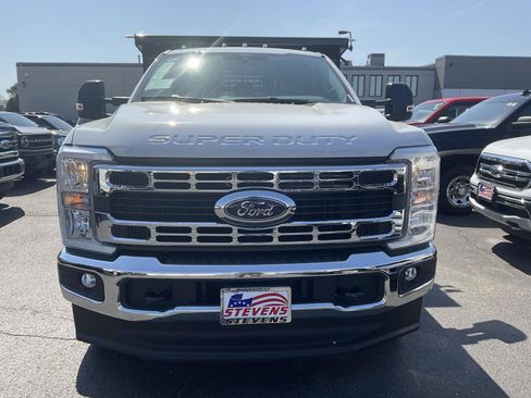 New 2026 Ford F350 XL w/ XL Chrome Package AWD/4WD image 2