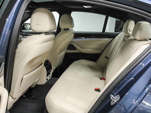 Certified 2023 BMW 530e w/ Premium Package image 17