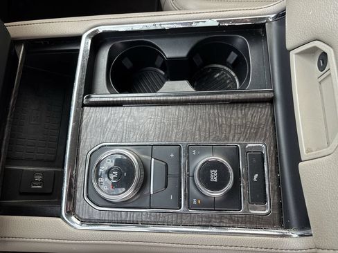 Used 2020 Ford Expedition Max Limited w/ Equipment Group 301A AWD/4WD image 23