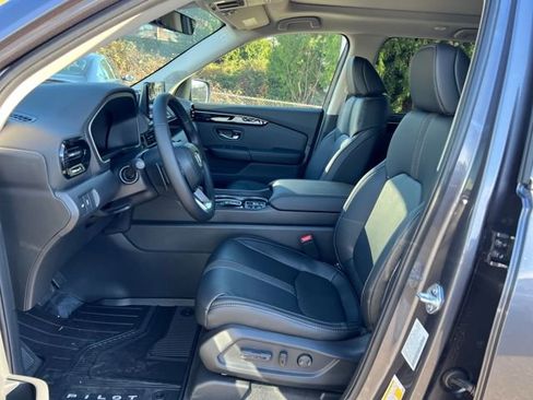 New 2025 Honda Pilot Touring image 15