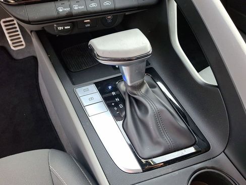 Certified 2025 Hyundai Elantra Sport image 18