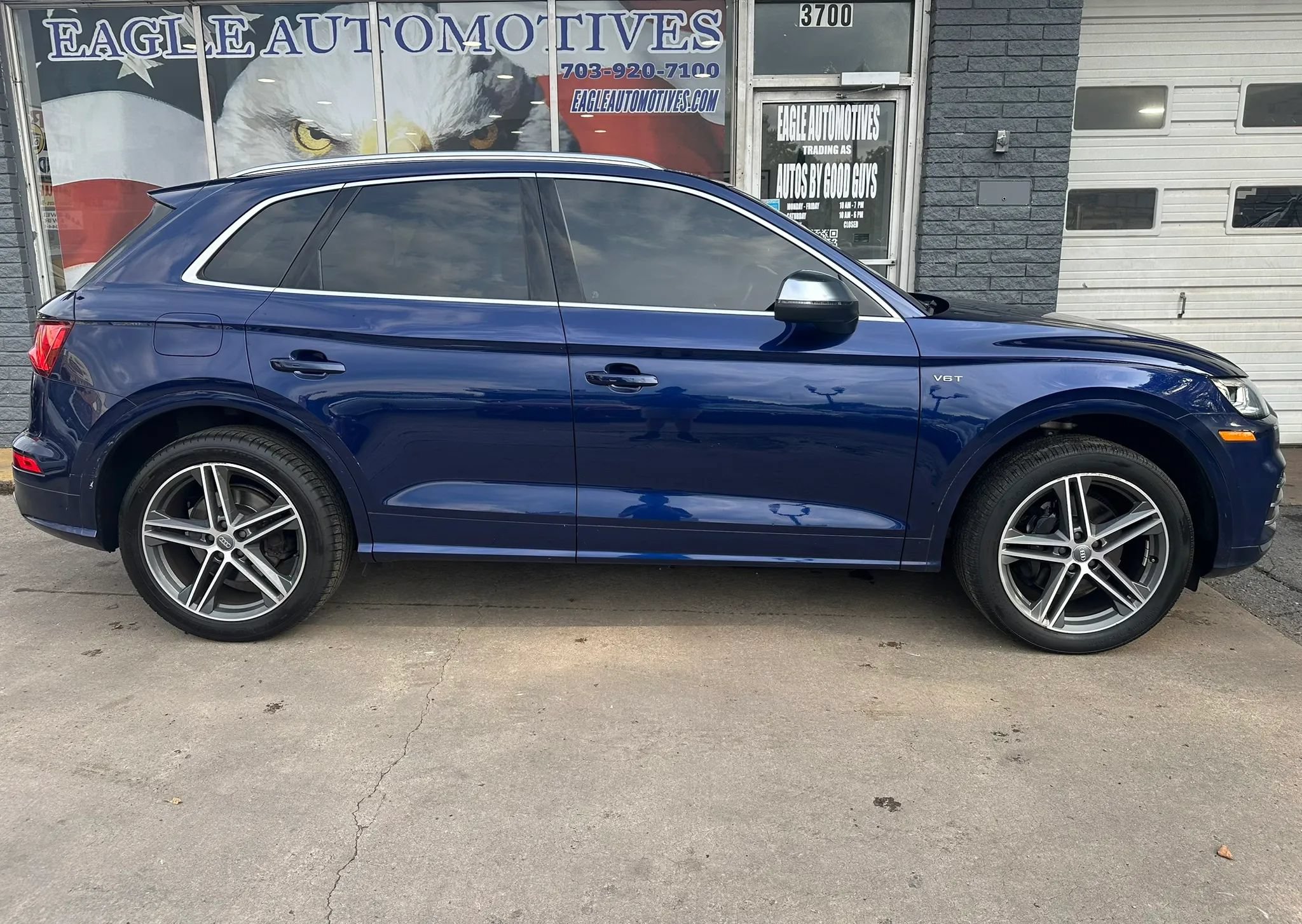 Used 2018 Audi SQ5 Premium Plus w/ Navigation Package AWD/4WD image 2