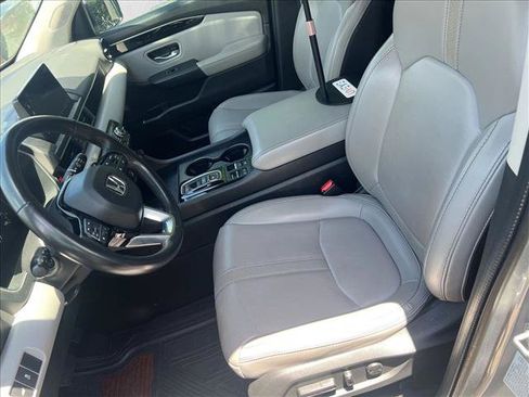 Used 2024 Honda Pilot EX-L image 11