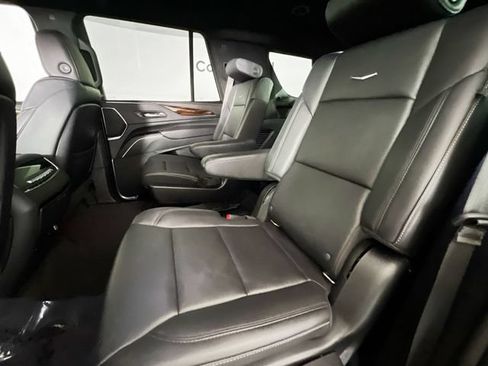 Used 2022 Cadillac Escalade Luxury w/ LPO, Floor Liner Package AWD/4WD image 28