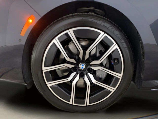 Used 2026 BMW 740i xDrive AWD/4WD image 97