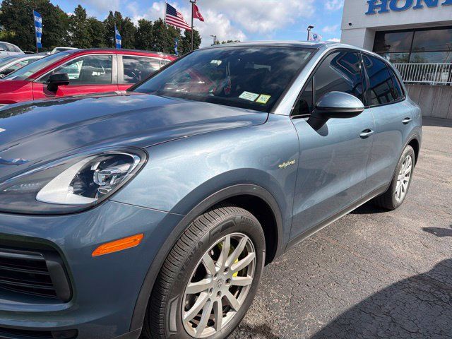 Used 2020 Porsche Cayenne E-Hybrid AWD/4WD image 3