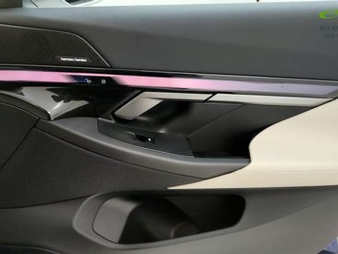 Used 2025 BMW i5 eDrive40i RWD image 40