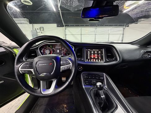 Used 2015 Dodge Challenger R/T Scat Pack w/ Leather Interior Group image 12