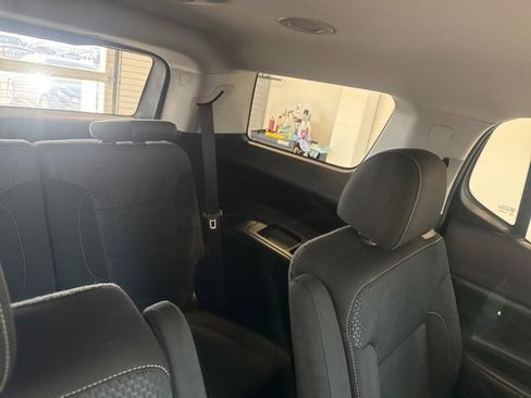 Used 2023 GMC Acadia SLE w/ Driver Convenience Package image 36