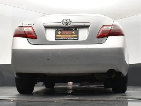 Used 2009 Toyota Camry LE image 11