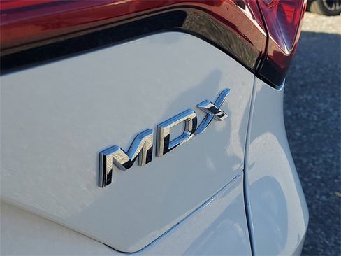 Used 2023 Acura MDX SH-AWD w/ Technology Package image 6