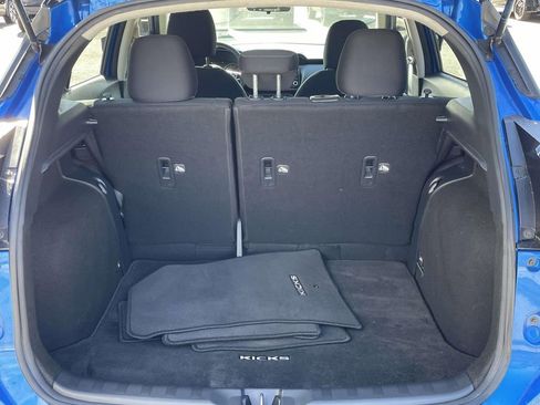 Used 2021 Nissan Kicks SV image 9