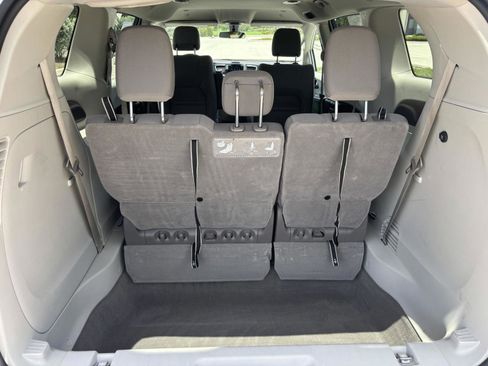 Used 2021 Chrysler Voyager LX image 25