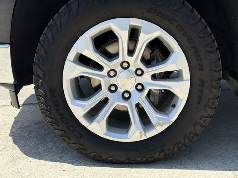 Used 2022 Chevrolet Silverado 1500 LTZ AWD/4WD image 12