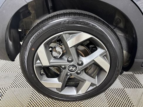 Used 2025 Hyundai Venue SEL FWD image 34