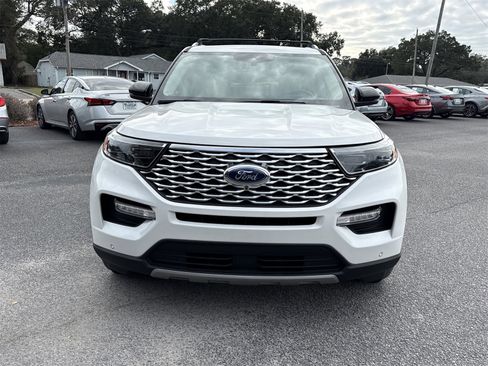Used 2022 Ford Explorer Platinum w/ Equipment Group 601A image 8