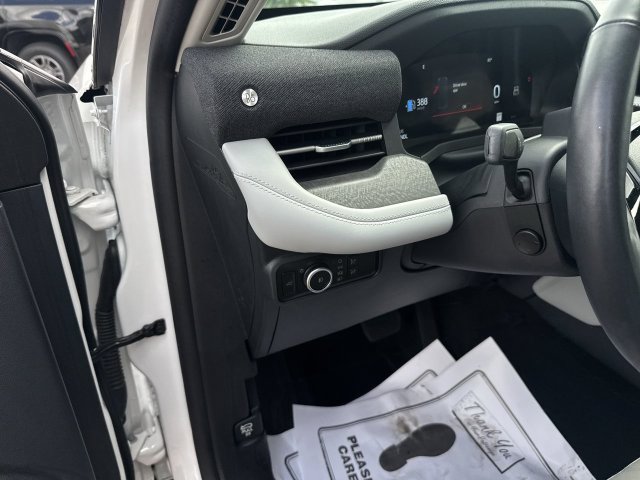 Used 2025 Ford Explorer Platinum w/ Ultimate Package AWD/4WD image 12