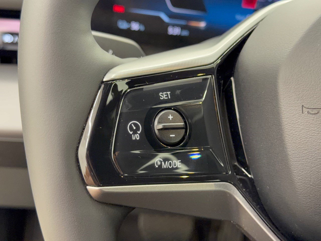 Certified 2025 BMW i5 eDrive40i w/ Premium Package RWD image 18