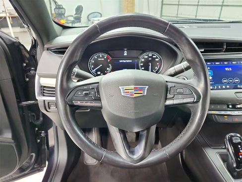 Used 2023 Cadillac XT4 Premium Luxury image 23